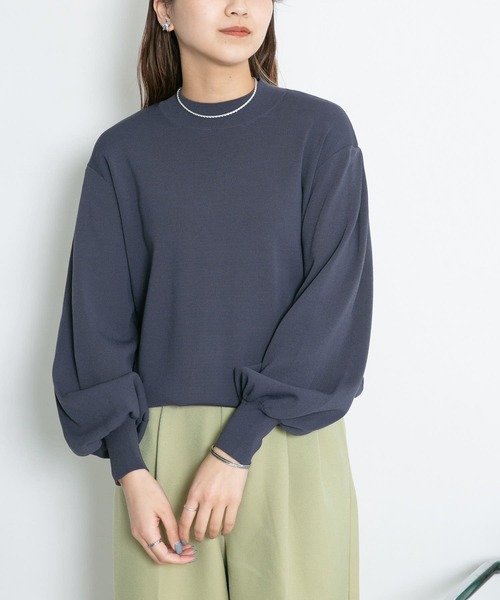 KBF（ケイビーエフ）の「illi　ショルダータックニットプルオーバー（ニット/セーター・レディース・チャコールグレー/ベージュ/アイボリー・ONE）」の3枚目の写真