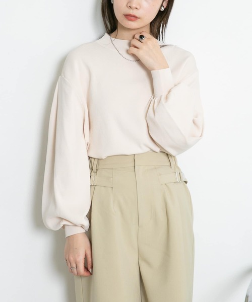 KBF（ケイビーエフ）の「illi　ショルダータックニットプルオーバー（ニット/セーター・レディース・チャコールグレー/ベージュ/アイボリー・ONE）」の4枚目の写真