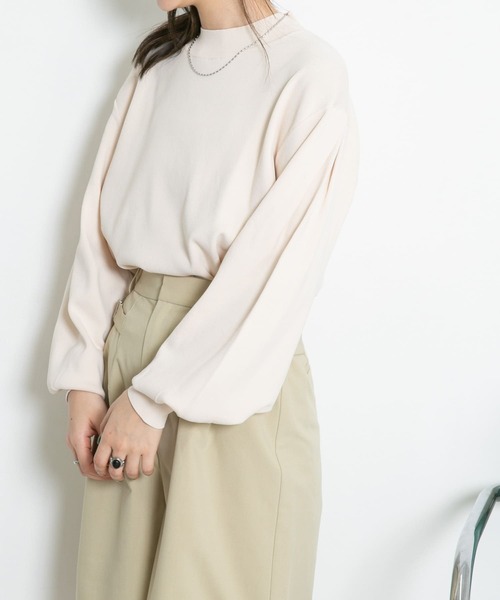 KBF（ケイビーエフ）の「illi　ショルダータックニットプルオーバー（ニット/セーター・レディース・チャコールグレー/ベージュ/アイボリー・ONE）」の5枚目の写真