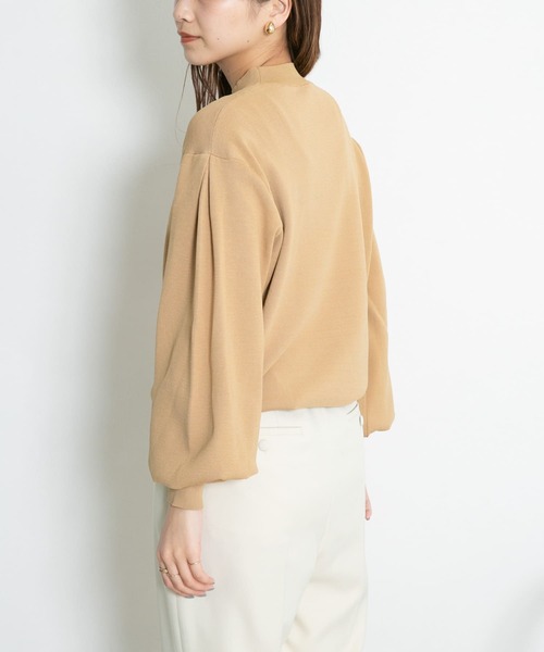 KBF（ケイビーエフ）の「illi　ショルダータックニットプルオーバー（ニット/セーター・レディース・チャコールグレー/ベージュ/アイボリー・ONE）」の21枚目の写真