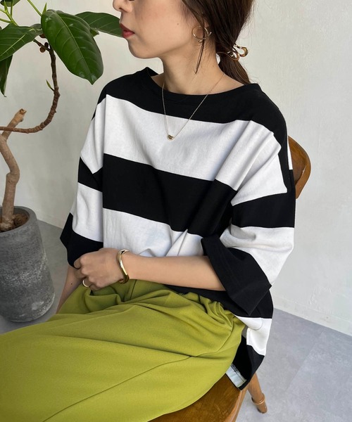 CAPRICIEUX LE'MAGE(カプリシューレマージュ)の「〈WEB限定〉ワイドボーダーTシャツ(Tシャツ/カットソー・レディース・ホワイト/ベージュ・FREE)」の6枚目の写真