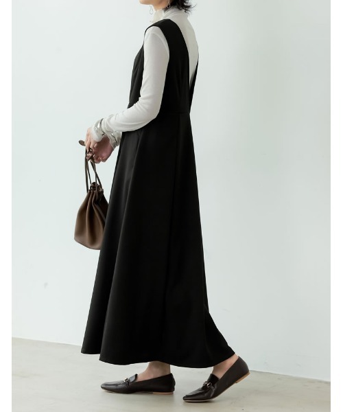 Re:EDIT(リエディ)の「カットジャガード深Vネックジャンパースカート(ジャンパースカート・レディース・ブルー/アイボリー/ブラック/オレンジ/キャメル・TALL/LARGE/SHORT/MEDIUM)」の7枚目の写真