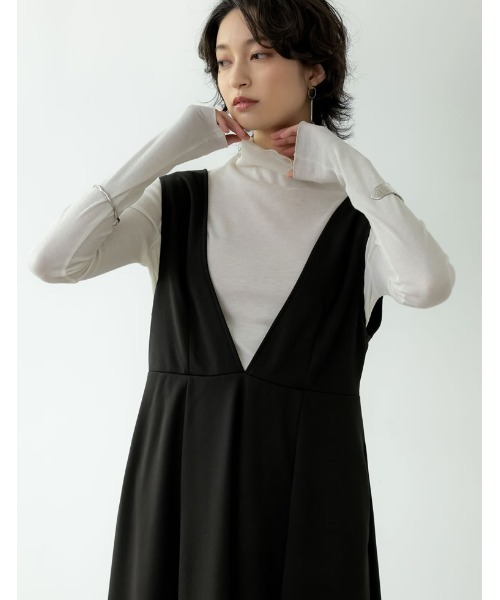 Re:EDIT(リエディ)の「カットジャガード深Vネックジャンパースカート(ジャンパースカート・レディース・ブルー/アイボリー/ブラック/オレンジ/キャメル・TALL/LARGE/SHORT/MEDIUM)」の9枚目の写真