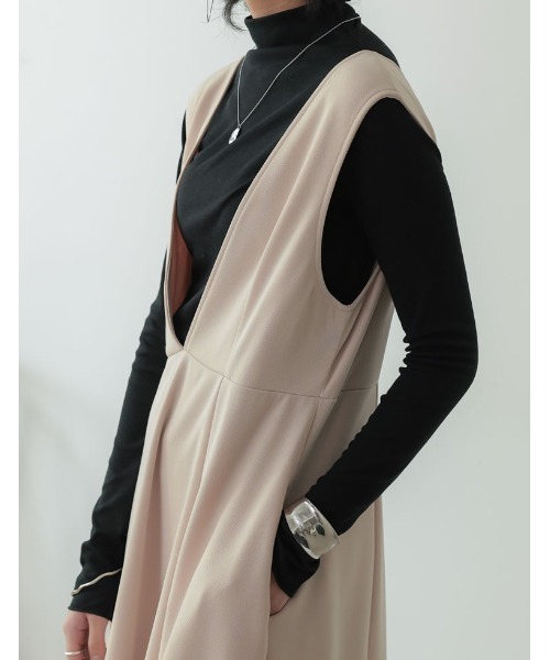 Re:EDIT(リエディ)の「カットジャガード深Vネックジャンパースカート(ジャンパースカート・レディース・ブルー/アイボリー/ブラック/オレンジ/キャメル・TALL/LARGE/SHORT/MEDIUM)」の13枚目の写真