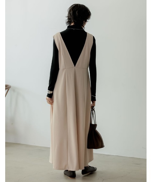 Re:EDIT(リエディ)の「カットジャガード深Vネックジャンパースカート(ジャンパースカート・レディース・ブルー/アイボリー/ブラック/オレンジ/キャメル・TALL/LARGE/SHORT/MEDIUM)」の17枚目の写真