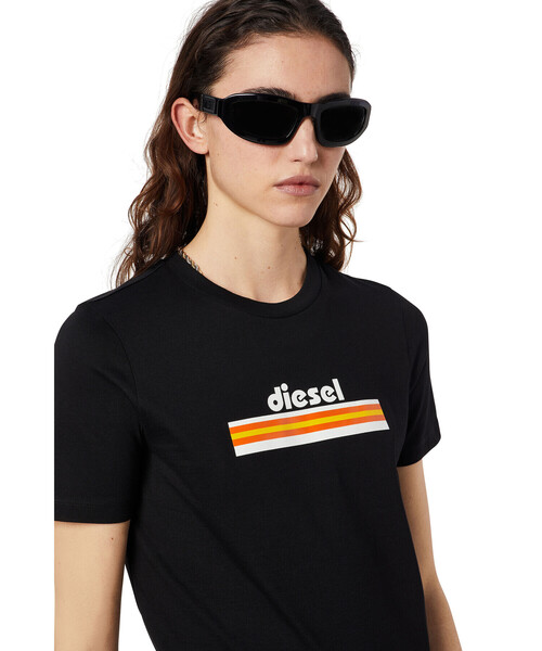 DIESEL（ディーゼル）の「レディース Tシャツ 半袖 クルーネック レギュラーフィット ロゴ（Tシャツ/カットソー・レディース・ホワイト/ブラック・SMALL/MEDIUM/LARGE/X-SMALL）」の8枚目の写真