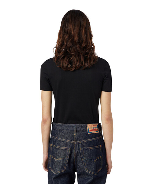 DIESEL（ディーゼル）の「レディース Tシャツ 半袖 クルーネック レギュラーフィット ロゴ（Tシャツ/カットソー・レディース・ホワイト/ブラック・SMALL/MEDIUM/LARGE/X-SMALL）」の12枚目の写真