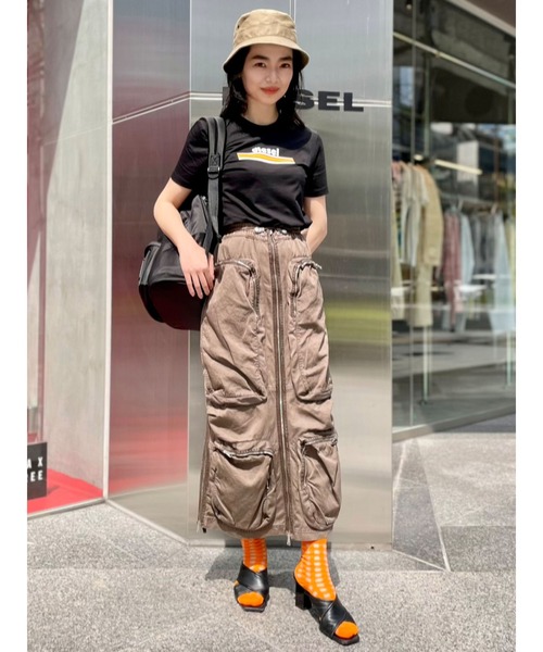 DIESEL（ディーゼル）の「レディース Tシャツ 半袖 クルーネック レギュラーフィット ロゴ（Tシャツ/カットソー・レディース・ホワイト/ブラック・SMALL/MEDIUM/LARGE/X-SMALL）」の14枚目の写真