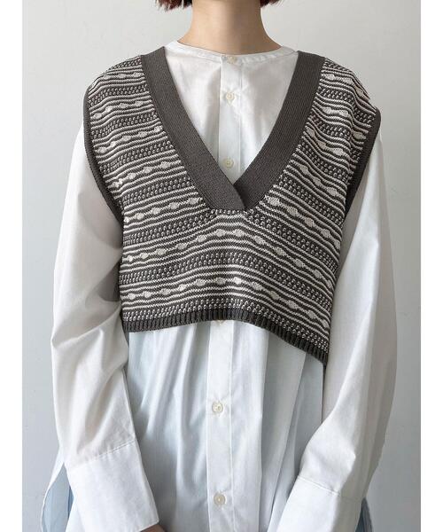 Samansa Mos2 blue（サマンサモスモスブルー）の「柄ニットベスト（ベスト・レディース・ライトベージュ/グレー/キナリ・ﾌﾘ-）」の4枚目の写真