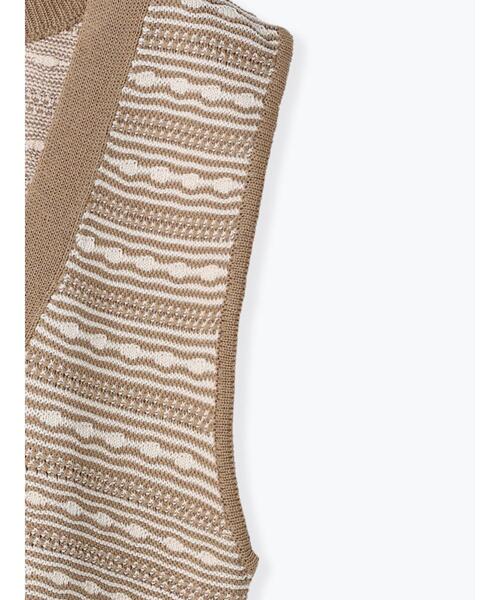 Samansa Mos2 blue（サマンサモスモスブルー）の「柄ニットベスト（ベスト・レディース・ライトベージュ/グレー/キナリ・ﾌﾘ-）」の10枚目の写真