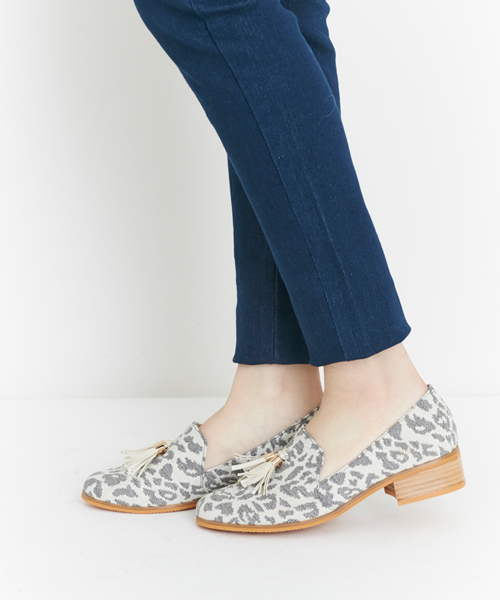 ORiental TRaffic（オリエンタルトラフィック）の「【SALE　50%OFF！】春夏新作★タッセルシューズ★5106（パンプス・レディース・ブラック/ブルー/ホワイト/グレー系その他・41/38/34/42/35/40/36/37/39）」の6枚目の写真