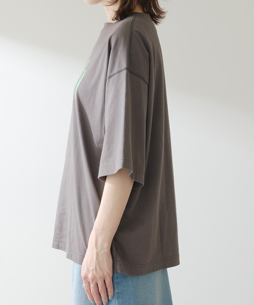 COLLAGE GALLARDAGALANTE(コラージュガリャルダガランテ)の「プリントロゴTシャツ(Tシャツ/カットソー・レディース・チャコールグレー/ホワイト・FREE)」の15枚目の写真