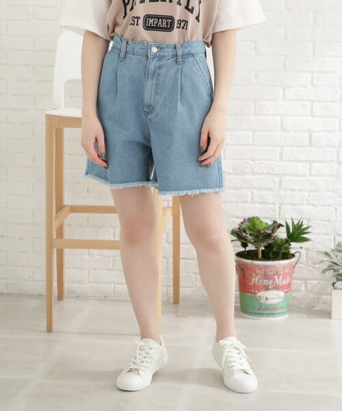 Cutie Blonde（キューティーブロンド）の「◆デニムカットオフショートパンツ（その他パンツ・レディース・オフホワイト/ブルー/ピンク系・01/02）」の5枚目の写真