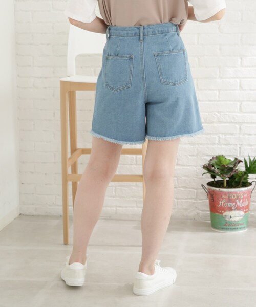 Cutie Blonde（キューティーブロンド）の「◆デニムカットオフショートパンツ（その他パンツ・レディース・オフホワイト/ブルー/ピンク系・01/02）」の7枚目の写真