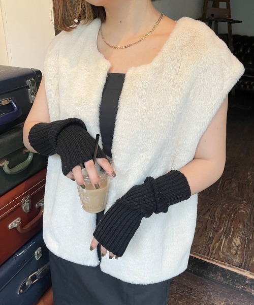 nemne store(ネンネストア)の「ファーベスト(ベスト・レディース・ベージュ/ブラウン/アイボリー/キャメル・フリー)」の11枚目の写真