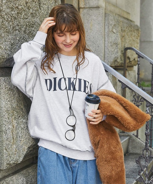 Dickies(ディッキーズ)の「Dickies/ディッキーズ 裏毛アソート ロゴ&グラフィック ルーズスウェットプルオーバー(スウェット・レディース・ホワイト/ブラック/グレー/オレンジ/ブルー/グリーン/オートミール/ホワイト系/ブラック系/ブラック系1/オレンジ系/グレー系・M/L)」の7枚目の写真