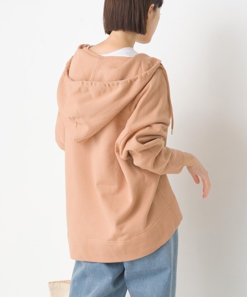 OMNES(オムネス)の「裏毛スウェット フロントV開き フードプルオーバー(パーカー・レディース・ベージュ/ネイビー/ブラウン/アイボリー/ブルー系その他・FREE)」の21枚目の写真