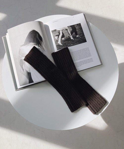 AS KNOW AS plus（アズノゥアズプラス）の「♪リブな アームウォーマー　【2022AWアイテム】（アームカバー・レディース・キナリ/チャコールグレー/ライトグリーン/オレンジ・FREE）」の9枚目の写真