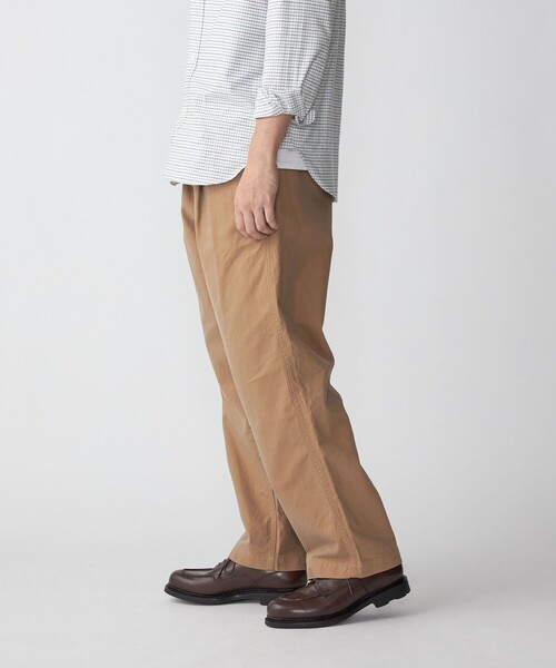 STILL BY HAND（スティルバイハンド）の「【SHIPS別注】STILL BY HAND: コットン ギャバジン タック ワイドパンツ（チノパンツ・メンズ・ベージュ/オリーブ・44/46/48）」の6枚目の写真