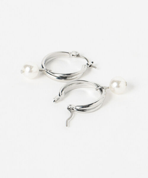 BEAMS HEART(ビームスハート)の「BEAMS HEART / フープ パール ピアス(ピアス(両耳用)・レディース・シルバー/ゴールド・ONE SIZE)」の4枚目の写真