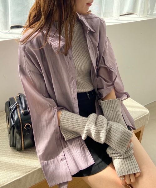 OLIVE des OLIVE(オリーブデオリーブ)の「マントスリーブシャツ(シャツ/ブラウス・レディース・ラベンダー/オフホワイト/ベージュ・FREE)」の3枚目の写真