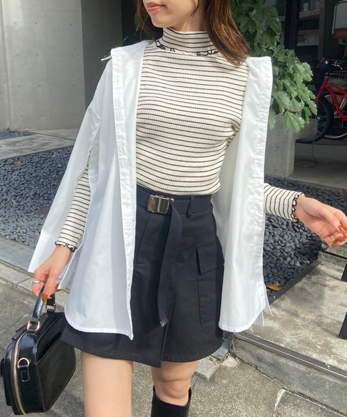 OLIVE des OLIVE(オリーブデオリーブ)の「マントスリーブシャツ(シャツ/ブラウス・レディース・ラベンダー/オフホワイト/ベージュ・FREE)」の2枚目の写真