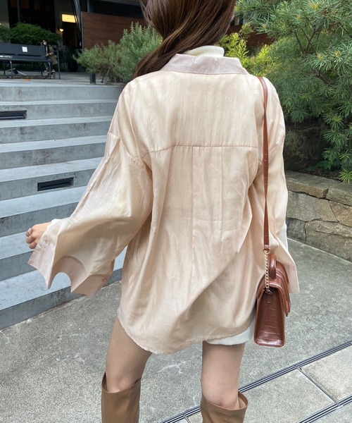OLIVE des OLIVE(オリーブデオリーブ)の「マントスリーブシャツ(シャツ/ブラウス・レディース・ラベンダー/オフホワイト/ベージュ・FREE)」の20枚目の写真