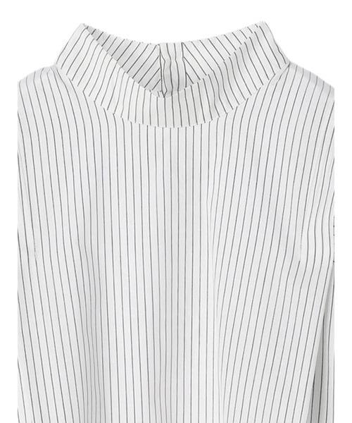 earth music&ecology（アースミュージックアンドエコロジー）の「ショルダータックレイヤードシャツ（シャツ/ブラウス・レディース・オフホワイト/ブラック/ストライプ・FREE）」の11枚目の写真