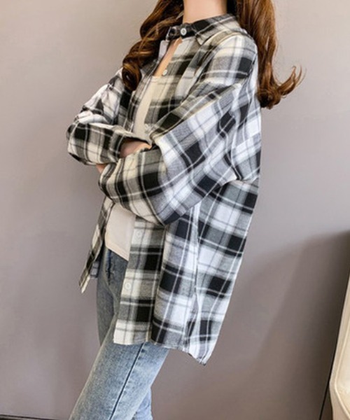 Auntie Rosa（アンティローザ）の「オーバーサイズ ドロップショルダー チェックネルシャツ（シャツ/ブラウス・レディース・パープル/グレー系その他3/グレー系その他5/グリーン系その他3/グリーン/ブラウン系その他3/グレー系その他/イエロー系その他5/グリーン系その他6/ピンク系その他6/レッド系その他/ブラウン系その他2/グレー/ブルー系その他3/ブルー系その他2/グリーン系その他2/レッド/イエロー系その他6・LARGE/X-LARGE/XX-LARGE/MEDIUM/SMALL）」の3枚目の写真