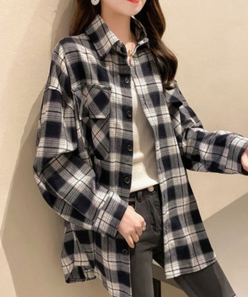 Auntie Rosa（アンティローザ）の「オーバーサイズ ドロップショルダー チェックネルシャツ（シャツ/ブラウス・レディース・パープル/グレー系その他3/グレー系その他5/グリーン系その他3/グリーン/ブラウン系その他3/グレー系その他/イエロー系その他5/グリーン系その他6/ピンク系その他6/レッド系その他/ブラウン系その他2/グレー/ブルー系その他3/ブルー系その他2/グリーン系その他2/レッド/イエロー系その他6・LARGE/X-LARGE/XX-LARGE/MEDIUM/SMALL）」の4枚目の写真