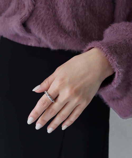 cheriella（シェリエラ）の「【cheriella】2連デザインねじりフープリング（リング・レディース・シルバー/ゴールド・FREE）」の7枚目の写真