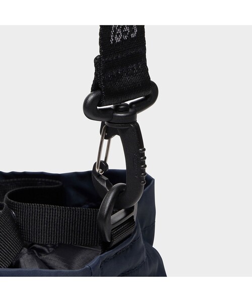 AIGLE（エーグル）の「ネイバーフッドネックポーチ（ショルダーバッグ・レディース・ブラウン/ネイビー・FREE）」の3枚目の写真