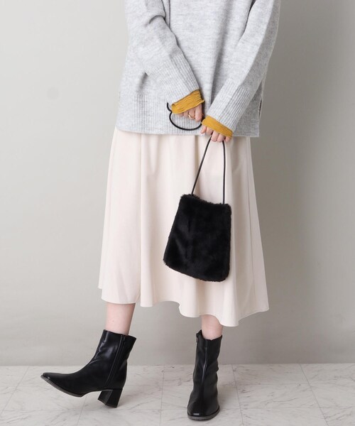 ITS'DEMO（イッツデモ）の「【WEB限定/コンパクトシルエット/入口マグネット/ファスナーポケットアリ】フェイクファーポシェット（ショルダーバッグ・レディース・グレー/ブラック/グリーン/ベージュ/オレンジ/ブルー/ブラック系1/ブラウン系1・00）」の11枚目の写真