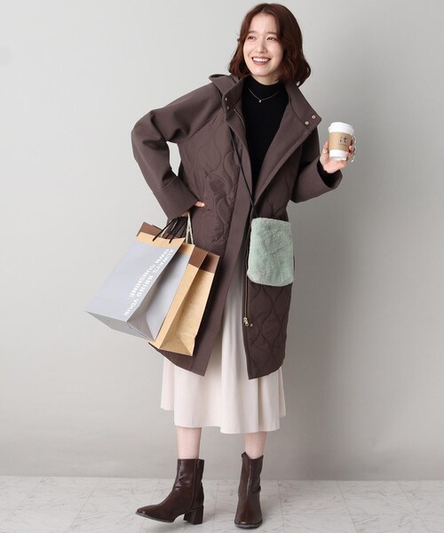 ITS'DEMO（イッツデモ）の「【WEB限定/コンパクトシルエット/入口マグネット/ファスナーポケットアリ】フェイクファーポシェット（ショルダーバッグ・レディース・グレー/ブラック/グリーン/ベージュ/オレンジ/ブルー/ブラック系1/ブラウン系1・00）」の17枚目の写真