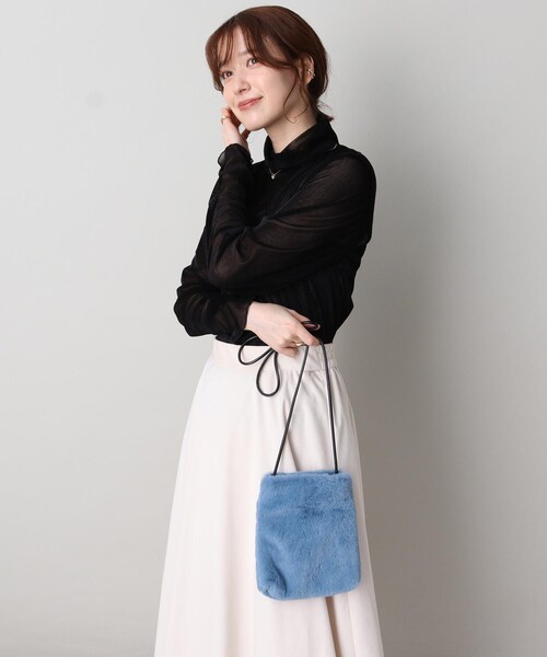 ITS'DEMO（イッツデモ）の「【WEB限定/コンパクトシルエット/入口マグネット/ファスナーポケットアリ】フェイクファーポシェット（ショルダーバッグ・レディース・グレー/ブラック/グリーン/ベージュ/オレンジ/ブルー/ブラック系1/ブラウン系1・00）」の22枚目の写真