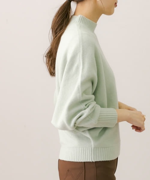 URBAN RESEARCH Sonny Label(アーバンリサーチサニーレーベル)の「起毛モックネックドルマンプルオーバー(ニット/セーター・レディース・ベージュ/ミント/ブラック/ブルー・FREE)」の17枚目の写真