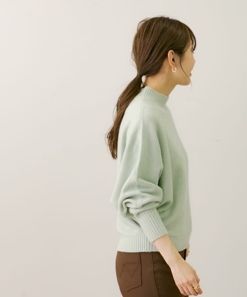 URBAN RESEARCH Sonny Label(アーバンリサーチサニーレーベル)の「起毛モックネックドルマンプルオーバー(ニット/セーター・レディース・ベージュ/ミント/ブラック/ブルー・FREE)」の21枚目の写真