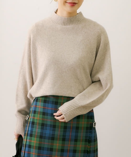 URBAN RESEARCH Sonny Label(アーバンリサーチサニーレーベル)の「起毛モックネックドルマンプルオーバー(ニット/セーター・レディース・ベージュ/ミント/ブラック/ブルー・FREE)」の7枚目の写真