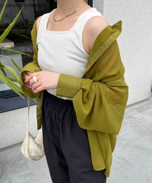 nemne store（ネンネストア）の「【低身長用サイズあり】袖ボリュームシアーバンドカラーシャツ（シャツ/ブラウス・レディース・ブルー/オフホワイト/ピンク/グリーン・SMALL/MEDIUM）」の3枚目の写真