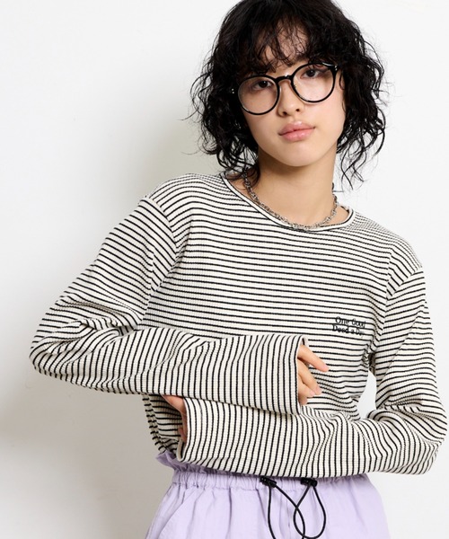 THE YOn(ザヨン)の「胸レタリング刺繍スパンテレコロングスリーブTシャツ(Tシャツ/カットソー・レディース・グレー/ライトグリーン/オートミール/アイボリー/ネイビー/ラベンダー/ホワイト×ブラック・FREE)」の13枚目の写真