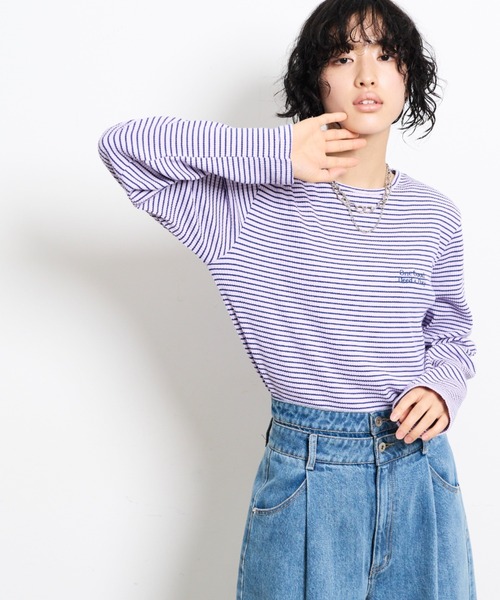 THE YOn(ザヨン)の「胸レタリング刺繍スパンテレコロングスリーブTシャツ(Tシャツ/カットソー・レディース・グレー/ライトグリーン/オートミール/アイボリー/ネイビー/ラベンダー/ホワイト×ブラック・FREE)」の15枚目の写真