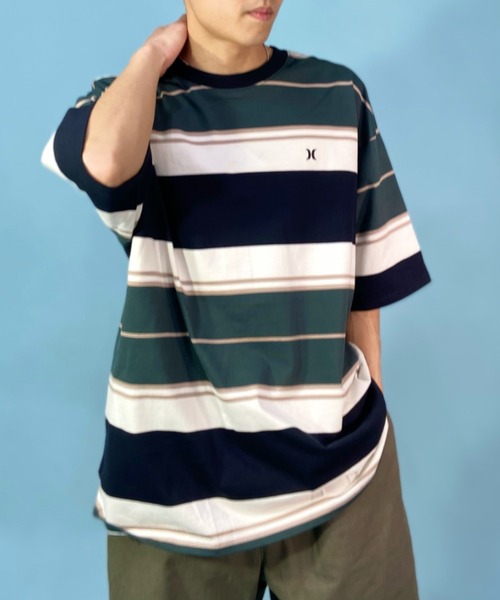 Hurley （ハーレー）の「Hurley/ハーレー マルチボーダーTシャツ オーバーサイズ ワンポイント/クルーネック半袖tシャツ コットンTee MSS2310023（Tシャツ/カットソー・メンズ・ブラック×ブラック/ネイビー/ホワイト×グリーン/ブルー・S/M/L）」の3枚目の写真