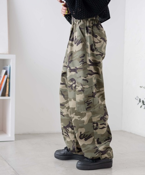 WEGO(ウィゴー)の「WEGO/イージーワイドカーゴパンツ(カーゴパンツ・レディース・その他1/ホワイト/ブラック/カーキ・FREE)」の4枚目の写真