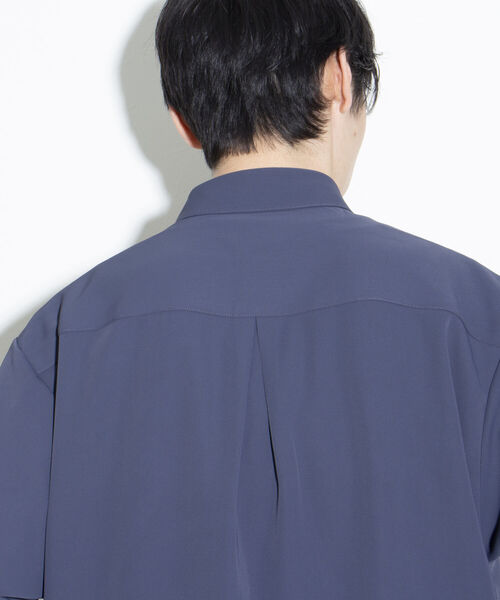 GLOSTER（グロスター）の「【GLOSTER/グロスター】ドレープシャツ ボリューム袖 オーバーサイズシャツ レギュラーカラー（シャツ/ブラウス・メンズ・ライトグレー/チャコールグレー/ライトブルー・L/M/S）」の21枚目の写真