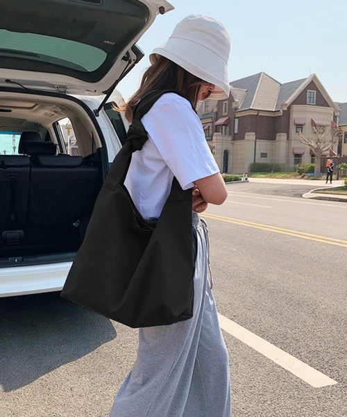 Chaco closet（チャコ クローゼット）の「ムスビデザインショルダーバッグ（ショルダーバッグ・レディース・ブルー/グリーン/ブラック/ベージュ・FREE）」の12枚目の写真