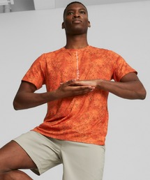 PUMA（プーマ）の「PUMA プーマ メンズ ヨガ スタジオ ヨギーニ ライト AOP 半袖 Tシャツ（Tシャツ/カットソー）」