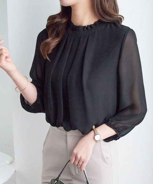 Viola e Viola（ヴィオラエヴィオラ）の「フリル衿シフォンタックブラウス（シャツ/ブラウス・レディース・グレイッシュブルー/イエロー/グレイッシュベージュ/ボルドー/レディッシュグレー/ブラック/オフホワイト・MEDIUM/LARGE/X-LARGE/XX-LARGE/4L/5L）」の20枚目の写真