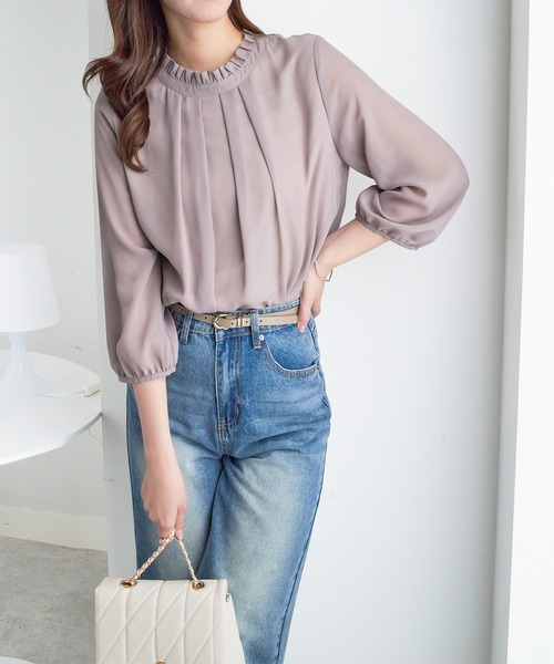 Viola e Viola（ヴィオラエヴィオラ）の「フリル衿シフォンタックブラウス（シャツ/ブラウス・レディース・グレイッシュブルー/イエロー/グレイッシュベージュ/ボルドー/レディッシュグレー/ブラック/オフホワイト・MEDIUM/LARGE/X-LARGE/XX-LARGE/4L/5L）」の17枚目の写真