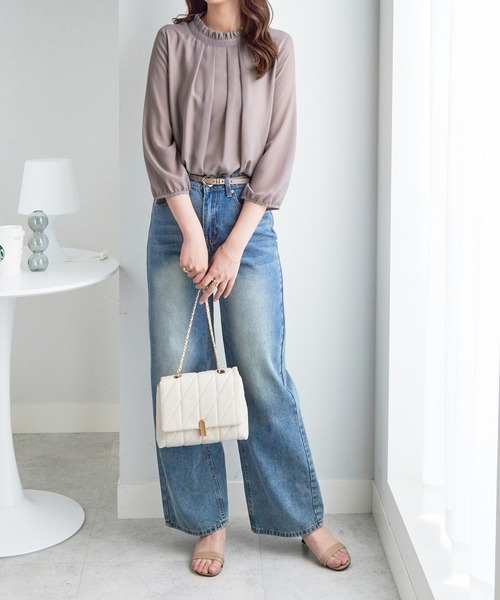 Viola e Viola（ヴィオラエヴィオラ）の「フリル衿シフォンタックブラウス（シャツ/ブラウス・レディース・グレイッシュブルー/イエロー/グレイッシュベージュ/ボルドー/レディッシュグレー/ブラック/オフホワイト・MEDIUM/LARGE/X-LARGE/XX-LARGE/4L/5L）」の19枚目の写真