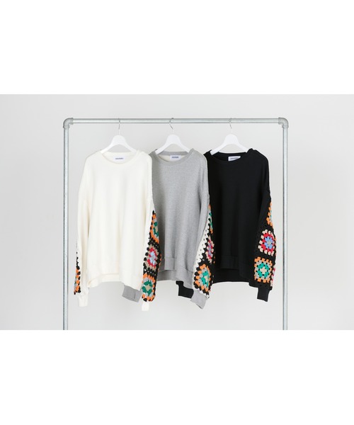 DISCOVERED（ディスカバード）の「DISCOVERED CROCHET SLEEVE SWEAT（スウェット・メンズ・グレー/ブラック/ホワイト・SMALL/LARGE/1/3）」の2枚目の写真